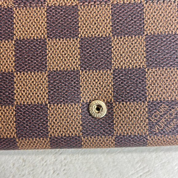 Louis Vuitton Damier Porte Monnaie Bifold Wallet - Picture 14 of 16